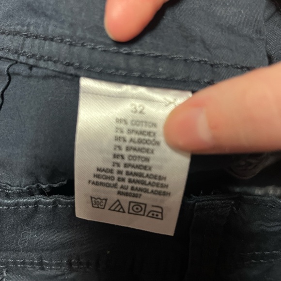 UNIONBAY Black Cargo Shorts for Men - Picture 3 of 3